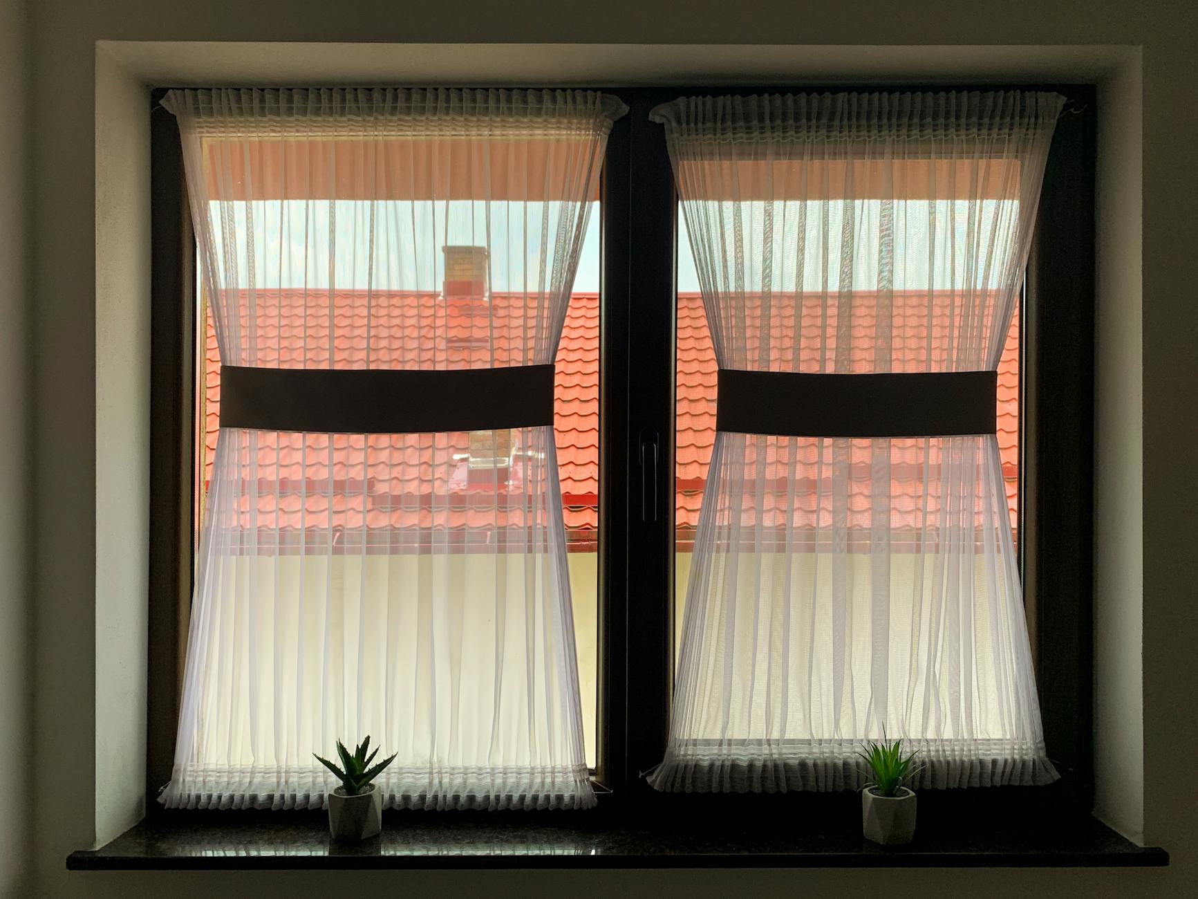 Curtain & Drapery Cleaning work in action 2